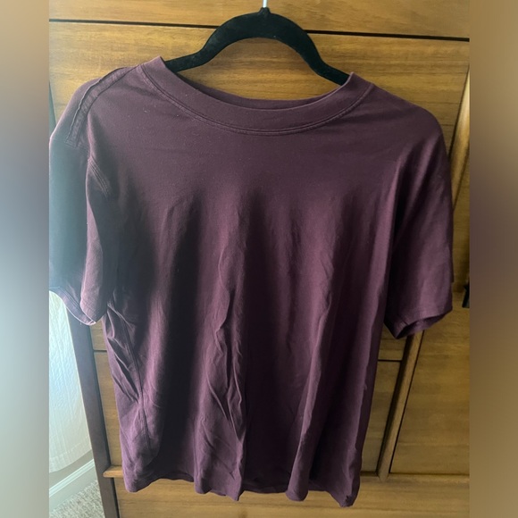 Lululemon Maroon T-shirt - Picture 1 of 3